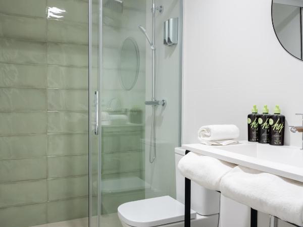 limehome Sevilla Calle Torcuato Luca de Tena - Digital Access : photo 3 de la chambre appartement deluxe