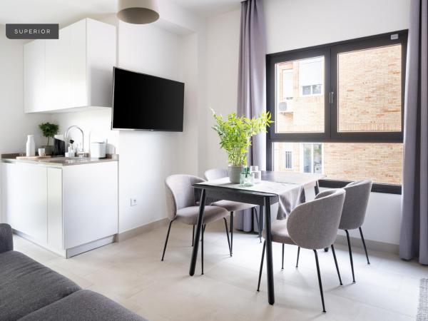 limehome Sevilla Calle Torcuato Luca de Tena - Digital Access : photo 5 de la chambre appartement supérieur