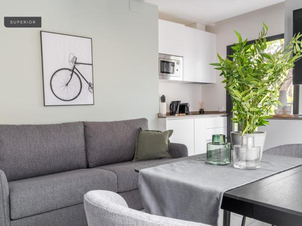 limehome Sevilla Calle Torcuato Luca de Tena - Digital Access : photo 6 de la chambre appartement supérieur