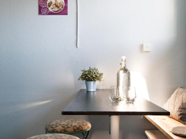 Grótta Northern Lights - Apartment & Rooms : photo 5 de la chambre appartement 3 chambres