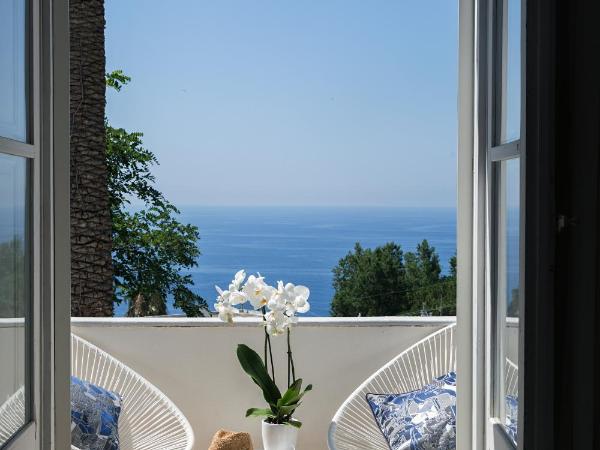 Villa La Pergola Capri : photo 6 de la chambre chambre double deluxe - vue sur mer