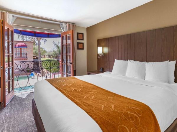 Comfort Suites at Sabino Canyon : photo 9 de la chambre suite avec lit king-size pour personnes à mobilité réduite - non-fumeurs