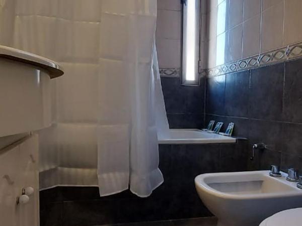 EMILIA HOTEL : photo 5 de la chambre chambre double familiale