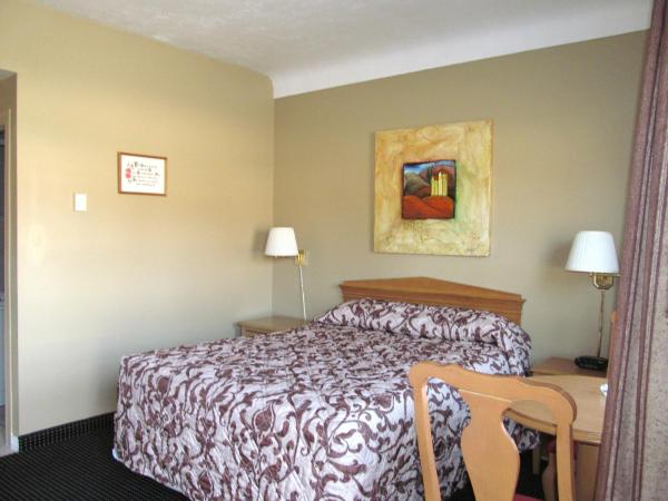 Knights Inn London Ontario : photo 4 de la chambre chambre lit queen-size - non-fumeurs