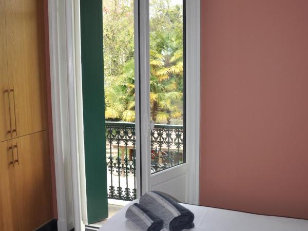 Les Villas de la Ville d'Hiver Palissy : photo 4 de la chambre chambre double - vue sur piscine