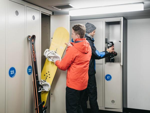 mi-pad Queenstown : photo 5 de la chambre private bunk with room in shower