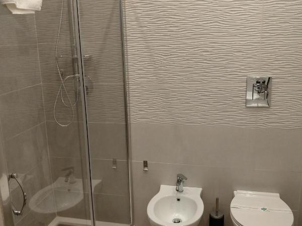 Comfort Zone Naples : photo 7 de la chambre chambre double supérieure avec balcon - dépendance