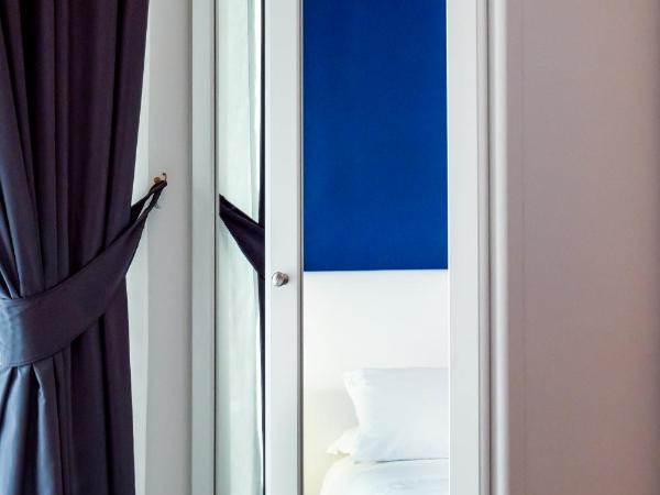 Comfort Zone Naples : photo 2 de la chambre chambre double supérieure avec balcon - dépendance