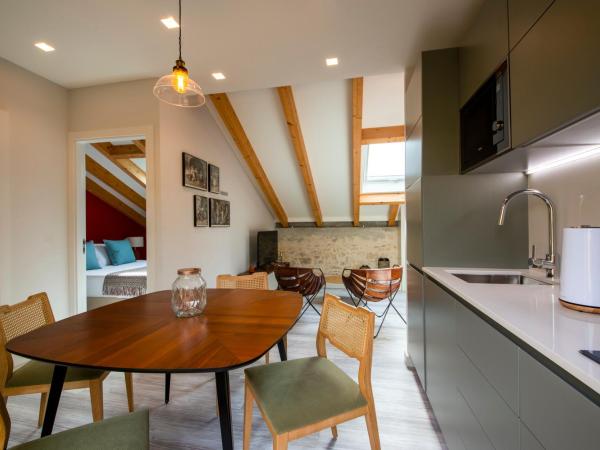 Bacharéis Charming House : photo 3 de la chambre appartement avec terrasse