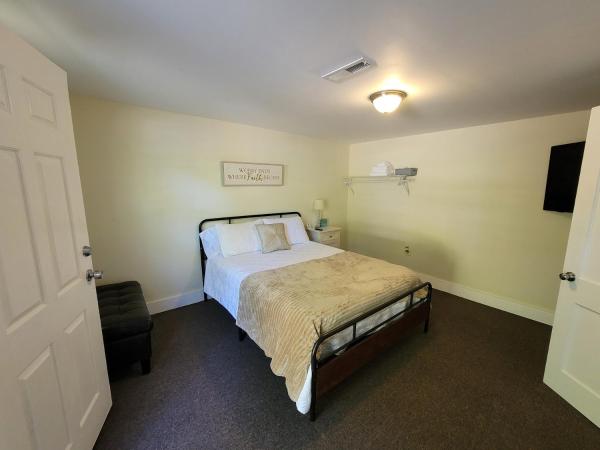 Relaxing, Comfortable, Private Bedroom : photo 3 de la chambre chambre lit queen-size 