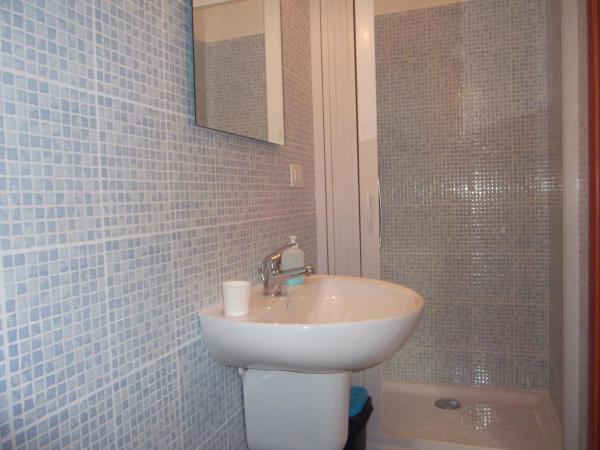 Il Giardino del Nespolo : photo 4 de la chambre chambre double - vue sur jardin