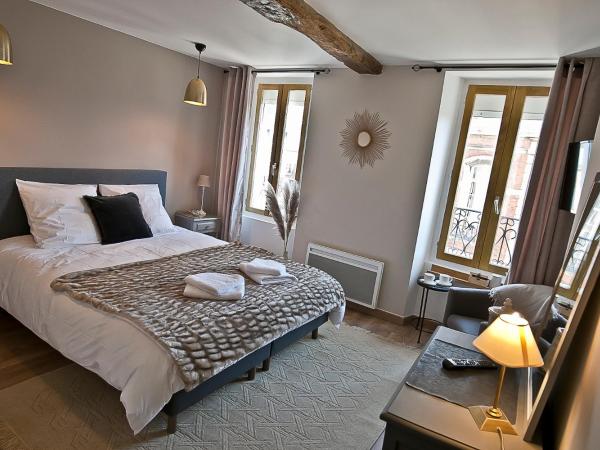 Meublé de tourisme, Les chambres du Beffroi : photo 1 de la chambre chambre lit queen-size
