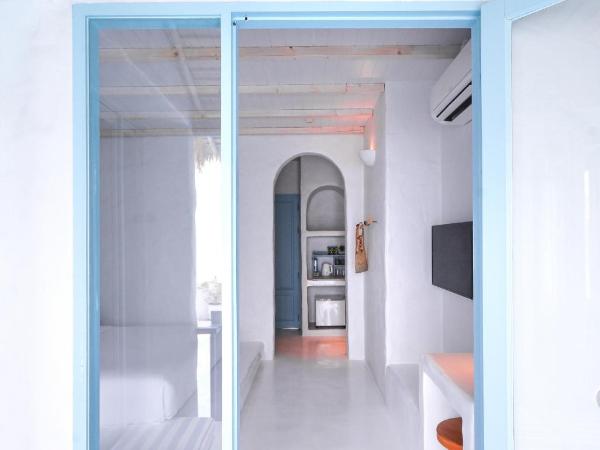 Resort de Paskani : photo 2 de la chambre chambre double - vue sur piscine