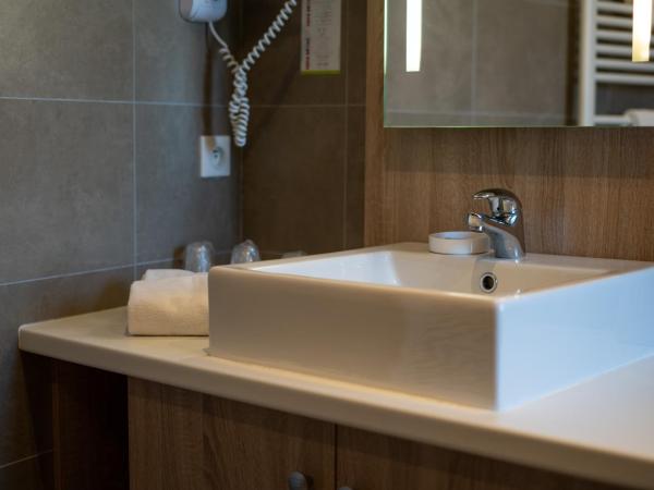 Hôtel l'Aragon : photo 4 de la chambre suite familiale - vue sur cité (4 à 6 personnes)