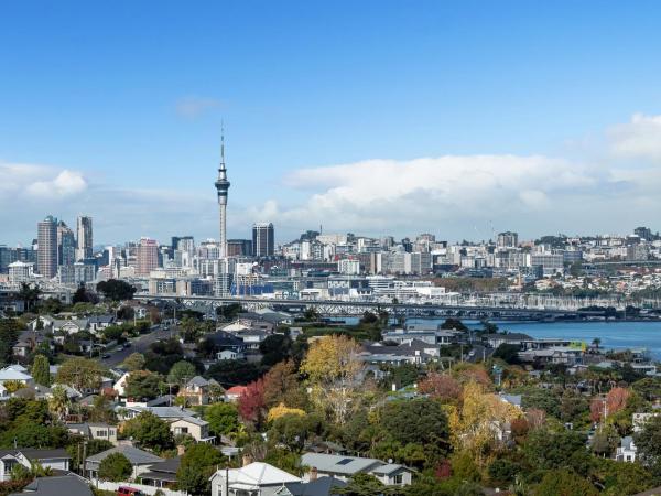 FERNZ Motel & Apartments Birkenhead : photo 4 de la chambre suite exécutive 2 chambres (lit king-size + lit queen-size) - vue sur ville