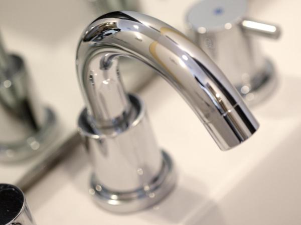 Hotel Santika Pandegiling - Surabaya : photo 1 de la chambre chambre lit king-size exécutive deluxe