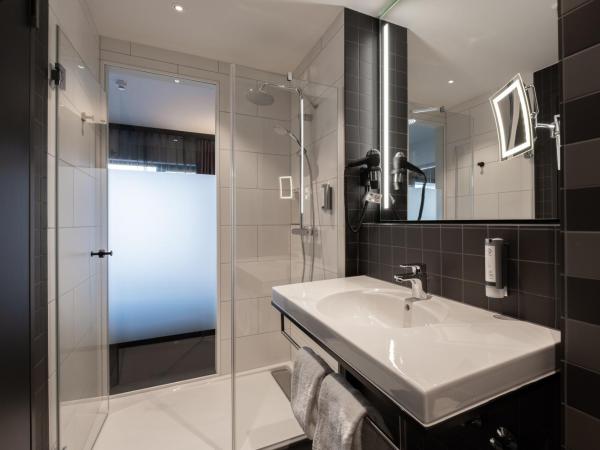 V8 Hotel Köln at MOTORWORLD : photo 5 de la chambre chambre double standard