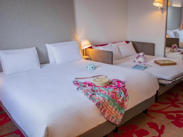 Mercure Tours Nord : photo 6 de la chambre chambre familiale classique avec lit double et canapé-lit