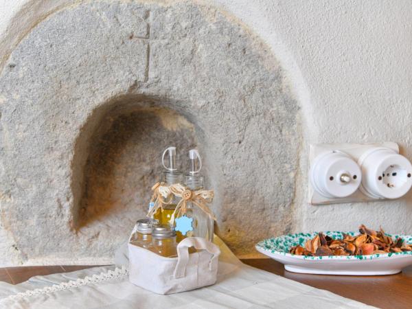 Belgodere di Mezzavia Apartments : photo 1 de la chambre studio avec baignoire spa