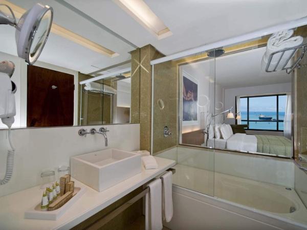 Hotel Gran Marquise : photo 5 de la chambre suites junior gran class - vue dégagée sur mer