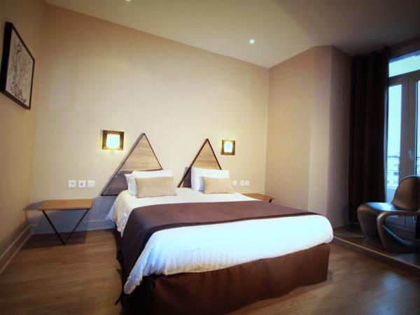 Hôtel Amirauté : photo 10 de la chambre chambre double - vue sur rue