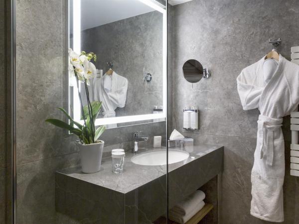 Warwick Reine Astrid - Lyon : photo 6 de la chambre suite privilège