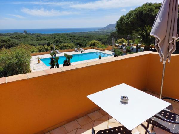 Hôtel les Bouis - Vue mer : photo 8 de la chambre chambre double supérieure - vue sur mer