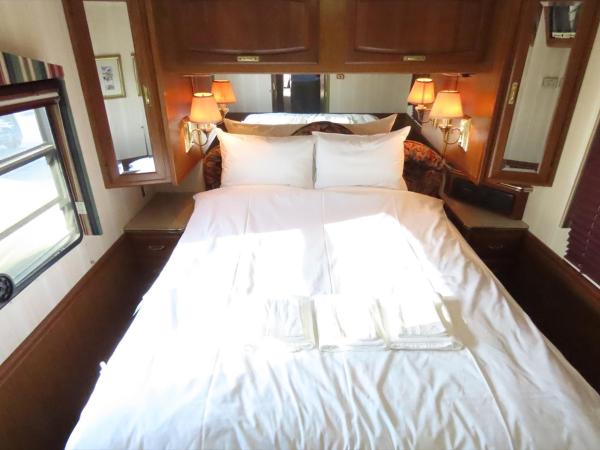 Osaka Hokko Marina HULL : photo 10 de la chambre dx camping car with double bed and two extra beds