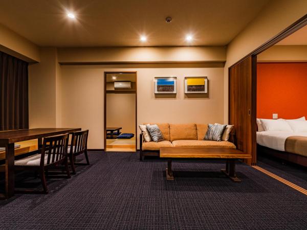 Randor Residential Hotel Kyoto Suites : photo 1 de la chambre suite lit queen-size avec baignoire spa