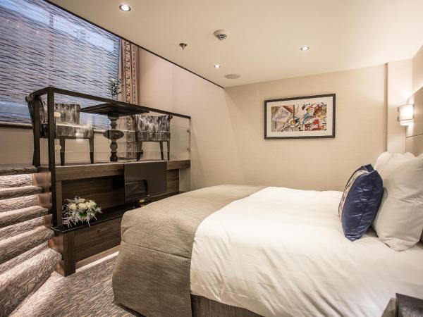 VIVA RIVERSIDE Altstadt Düsseldorf : photo 2 de la chambre suite maisonette - vue sur ville