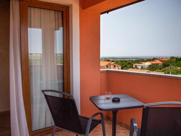 Hotel Natura Vilanija : photo 5 de la chambre chambre double avec balcon