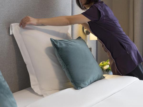 Warwick Reine Astrid - Lyon : photo 4 de la chambre suite premium