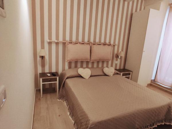 B&B La Maison Del Borgo Antico : photo 4 de la chambre chambre double ou lits jumeaux avec balcon