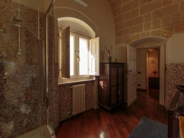 Alla dimora di Chiara Suite and Rooms : photo 4 de la chambre suite 1 chambre lit queen-size avec canapé-lit