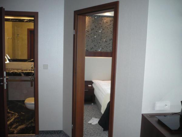 Hotel Zamek Centrum : photo 8 de la chambre chambre deluxe double ou lits jumeaux
