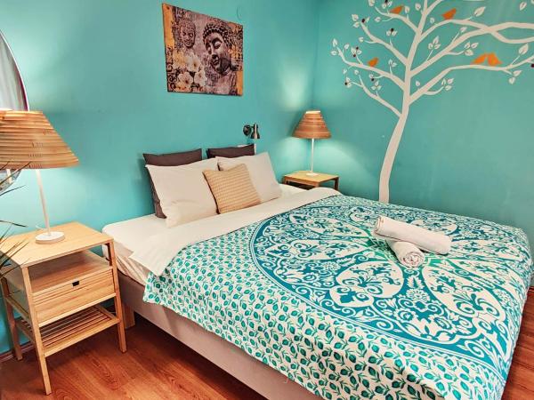 Shantee House : photo 1 de la chambre chambre double avec salle de bains commune