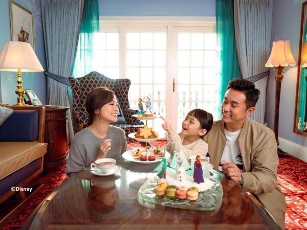 Hong Kong Disneyland Hotel : photo 5 de la chambre suite kingdom club frozen avec 2 lits doubles