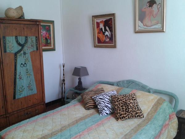 B&B Le Clos des Cigales : photo 3 de la chambre chambre double - vue sur jardin