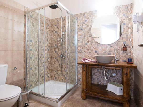 Kalamata Art Rooms : photo 9 de la chambre chambre quadruple premium