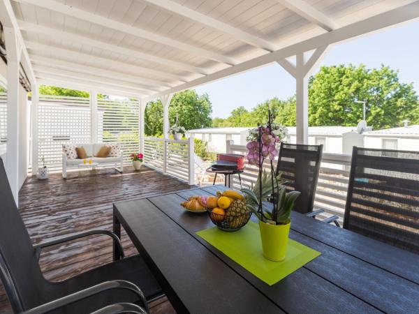 Zelena Laguna Mobile Homes : photo 3 de la chambre mobile home