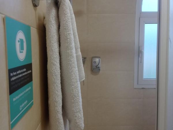 Alda Centro Pamplona : photo 1 de la chambre chambre double ou lits jumeaux standard