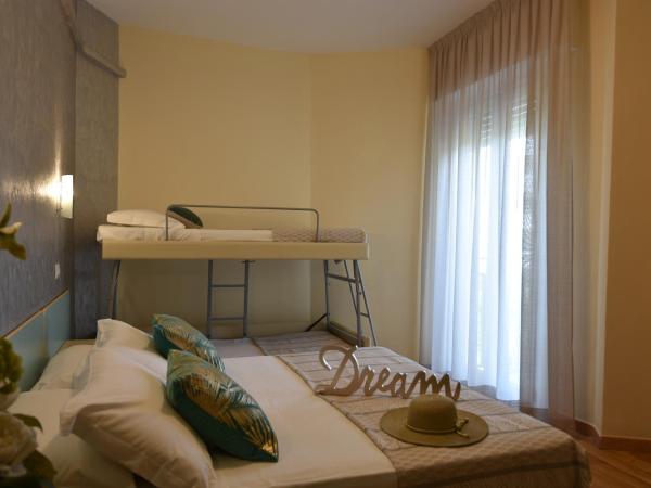 Hotel Jumbo : photo 2 de la chambre chambre quadruple classique