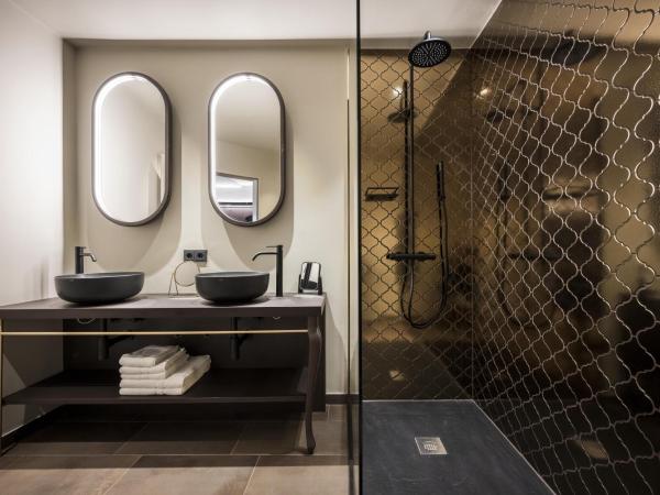 Altstadthotel Weisses Kreuz : photo 9 de la chambre suite toit d'or