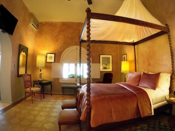 La Perla Hotel Boutique B&B : photo 1 de la chambre grande chambre lit queen-size