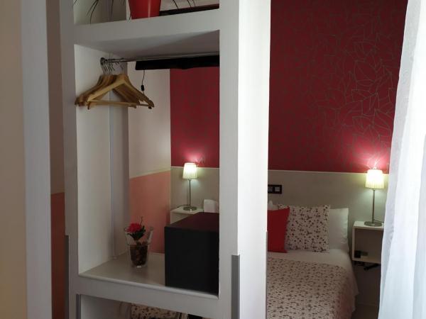 Hostal Inn Madrid : photo 10 de la chambre petite chambre double