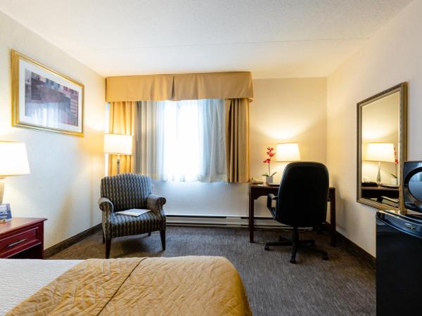 Travelodge by Wyndham Ottawa East : photo 4 de la chambre chambre lit queen-size - non-fumeurs