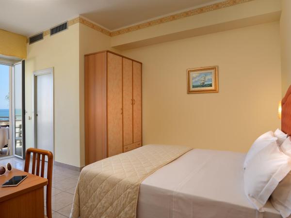 Hotel Gaston : photo 3 de la chambre chambre double ou lits jumeaux