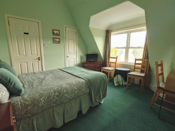 Airdenair Guest House : photo 10 de la chambre chambre double avec salle de bains privative