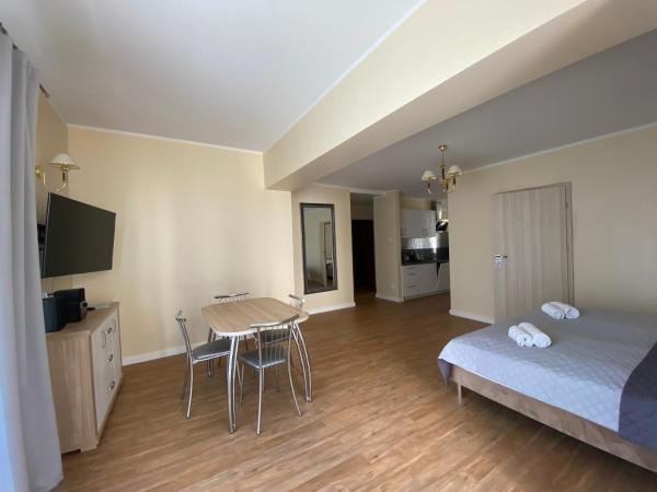 Lazur Apartamenty : photo 8 de la chambre suite avec balcon