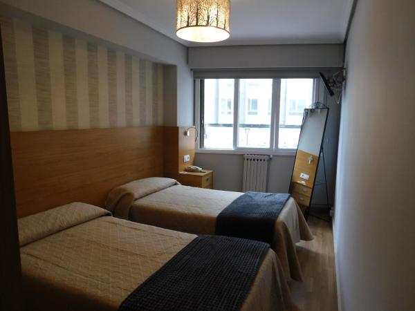 Hostal Crisol X Liste Station : photo 7 de la chambre chambre simple avec salle de bains privative